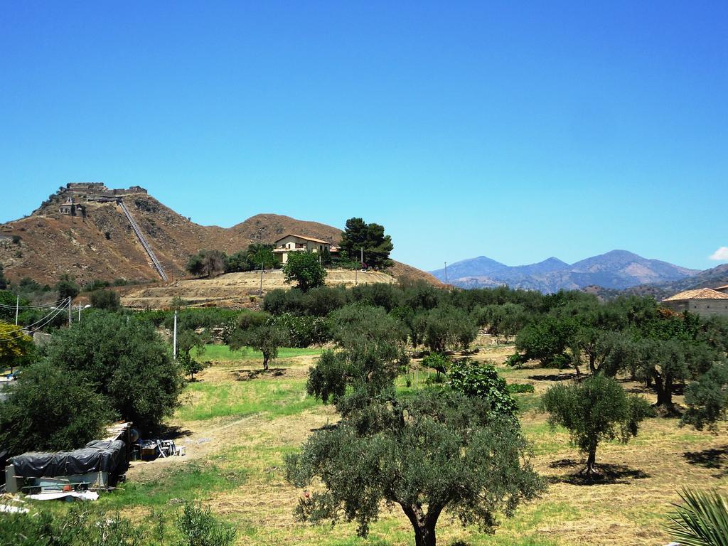Ciuscia Bed & Breakfast Calatabiano Exterior foto